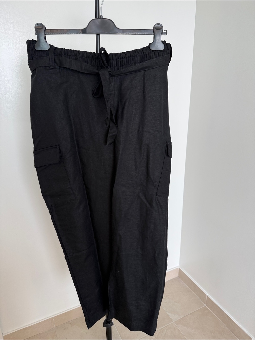Old Navy Black MATERNITY Cargo Jogger Pants with Drawstring